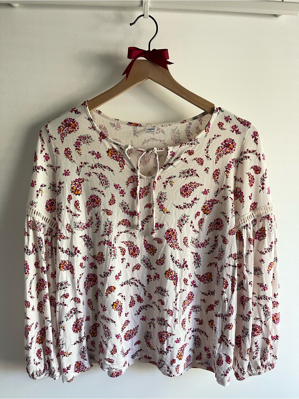 Old Navy Floral Paisley Poet Blouse Split Tie Neck Balloon Sleeve Cream Size M